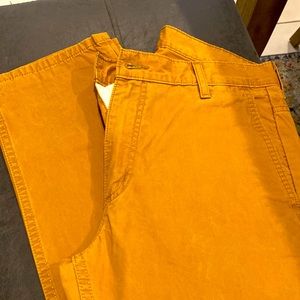 Levi’s Golden brown khakis - size 32 x 32